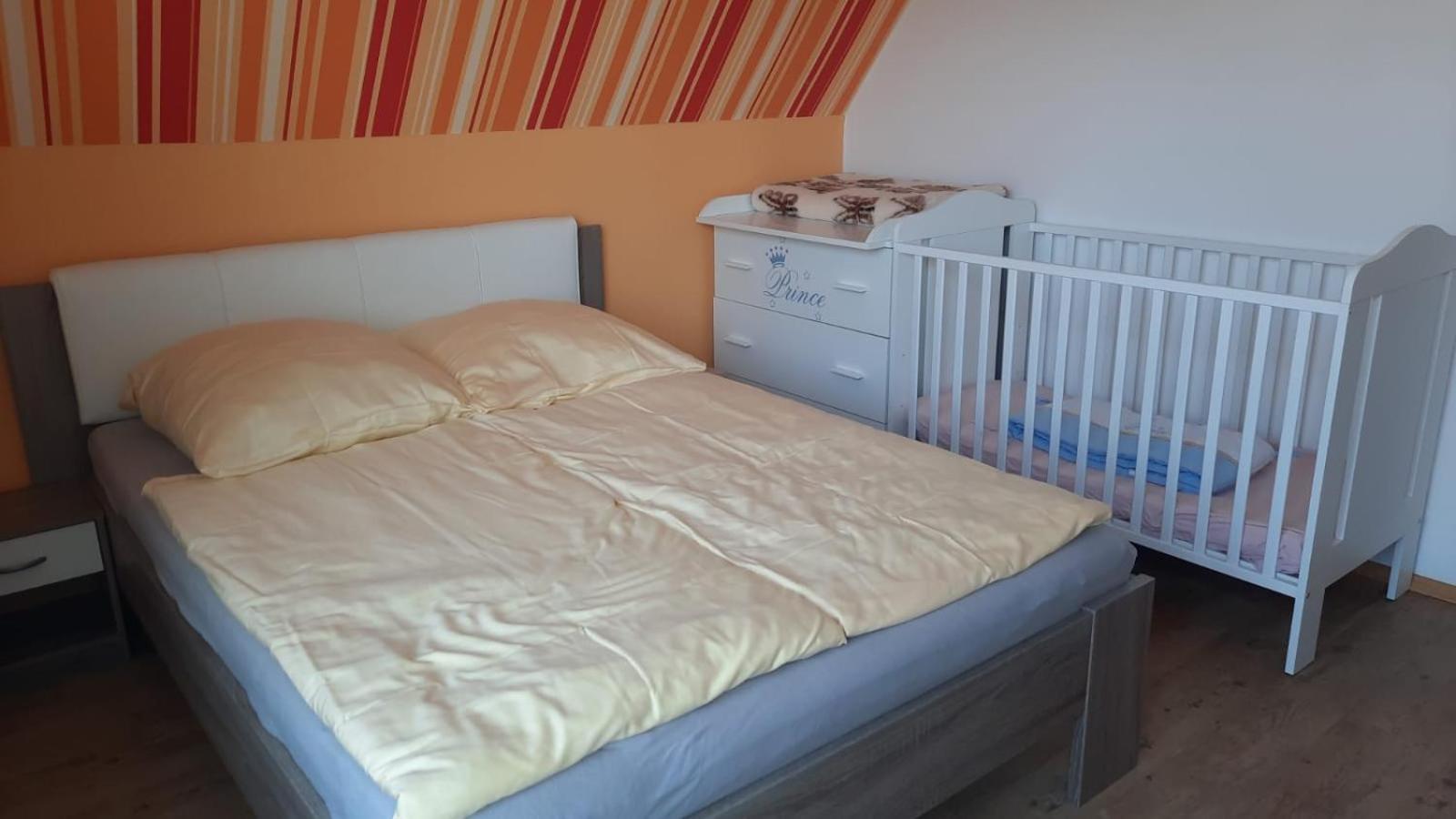 Ferienwohnung Mittelpunkt Schortens Esterno foto