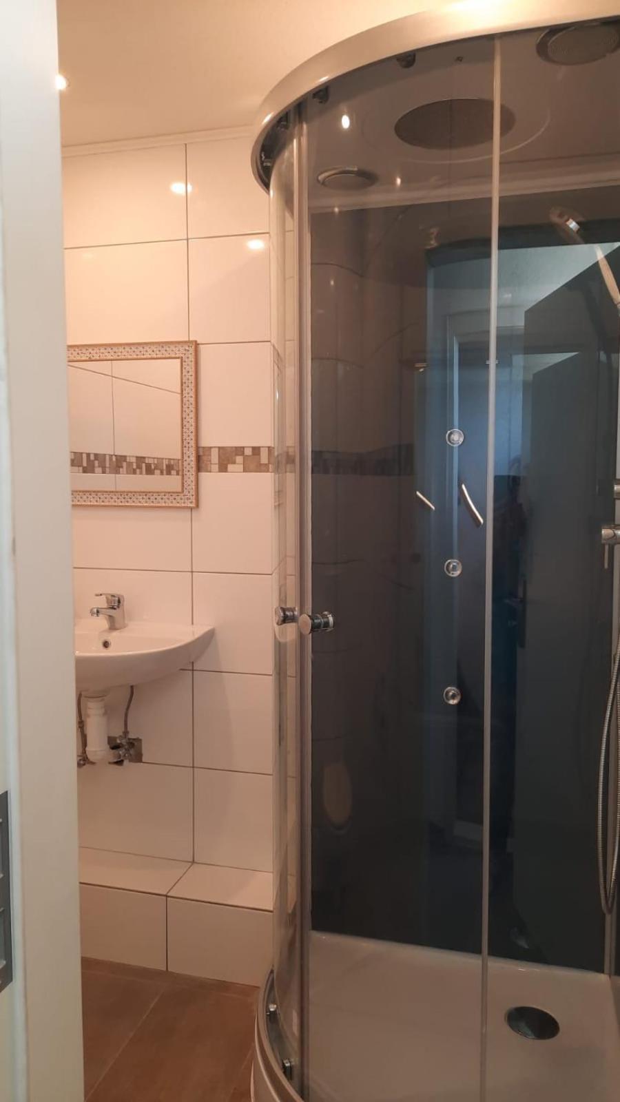 Ferienwohnung Mittelpunkt Schortens Esterno foto